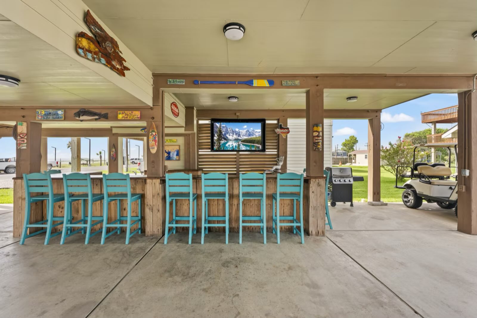 Outdoor Bar